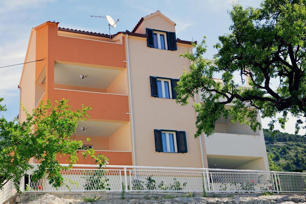 Iris Apartments Bol (Adults Only) Dış mekan fotoğraf